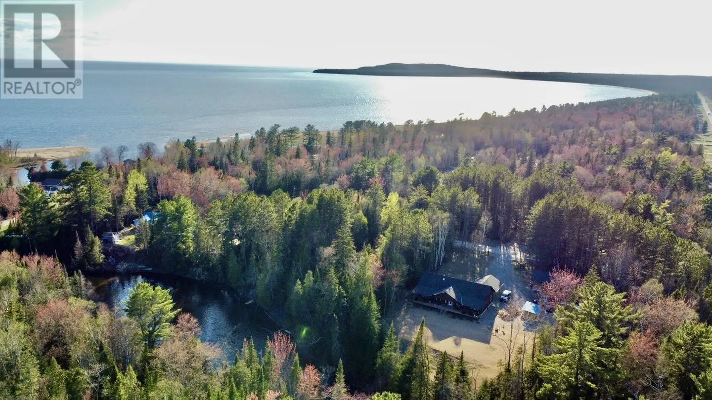 19 Northwoods DR