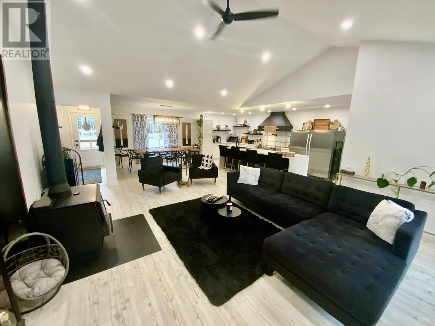19 Northwoods DR
