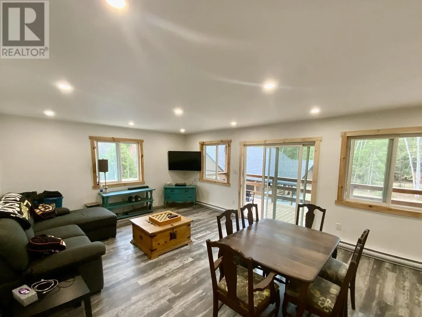 19 Northwoods DR