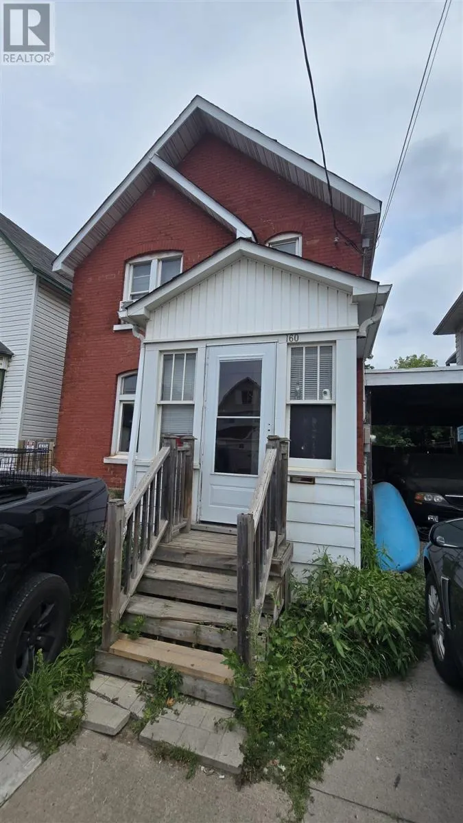 160 Albert ST E