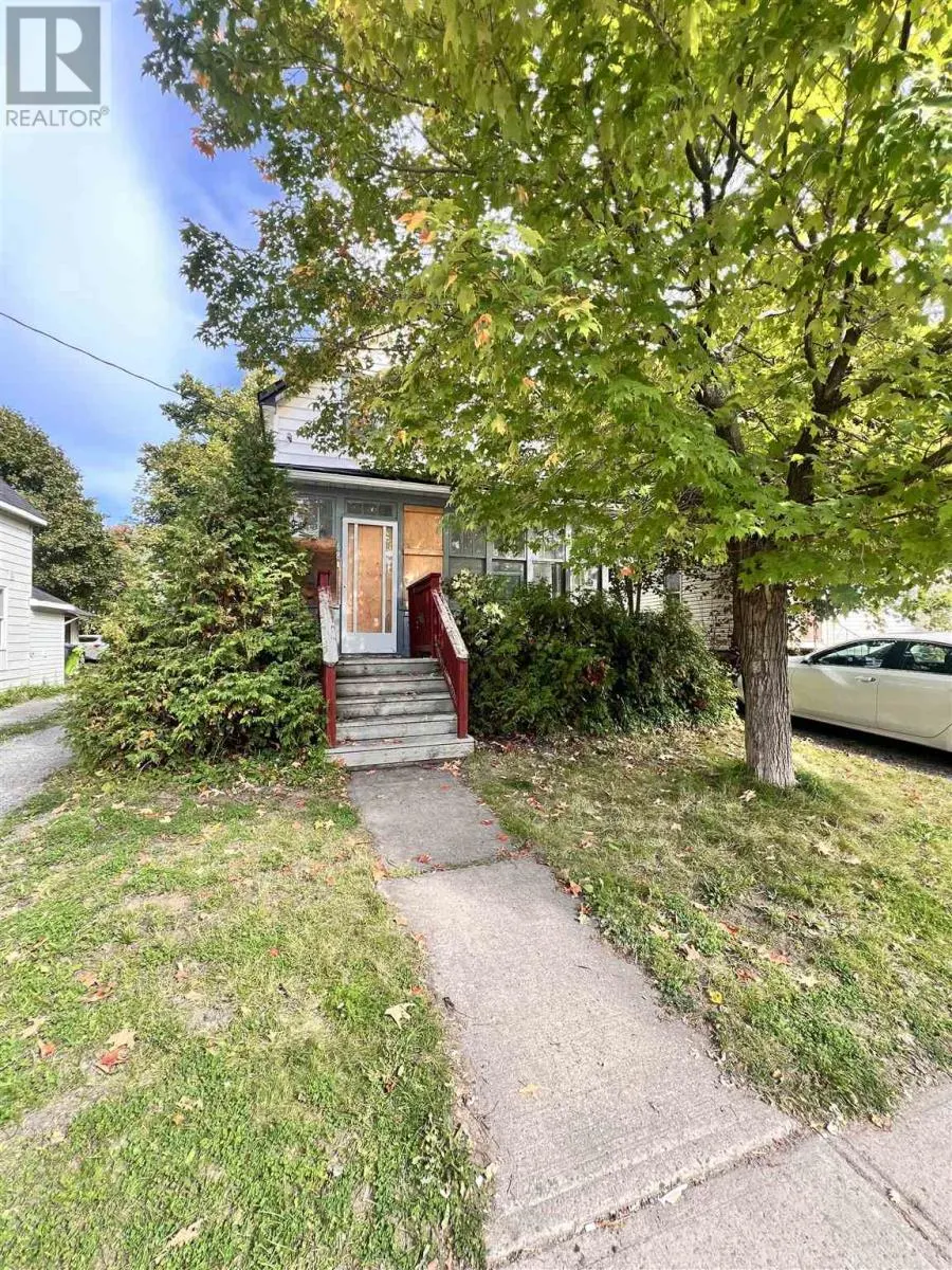 68 Albert ST E