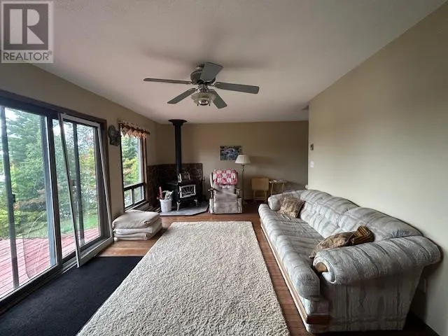 345 Island View RD