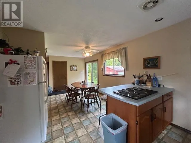 345 Island View RD