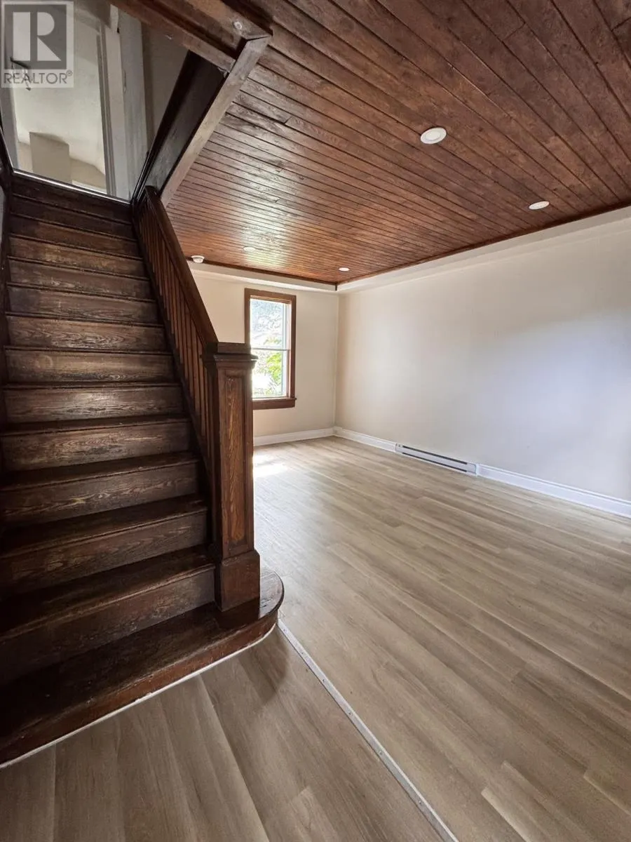 30 Grosvenor AVE