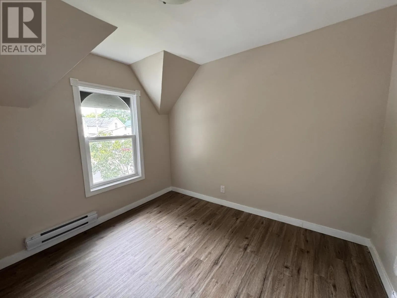 30 Grosvenor AVE