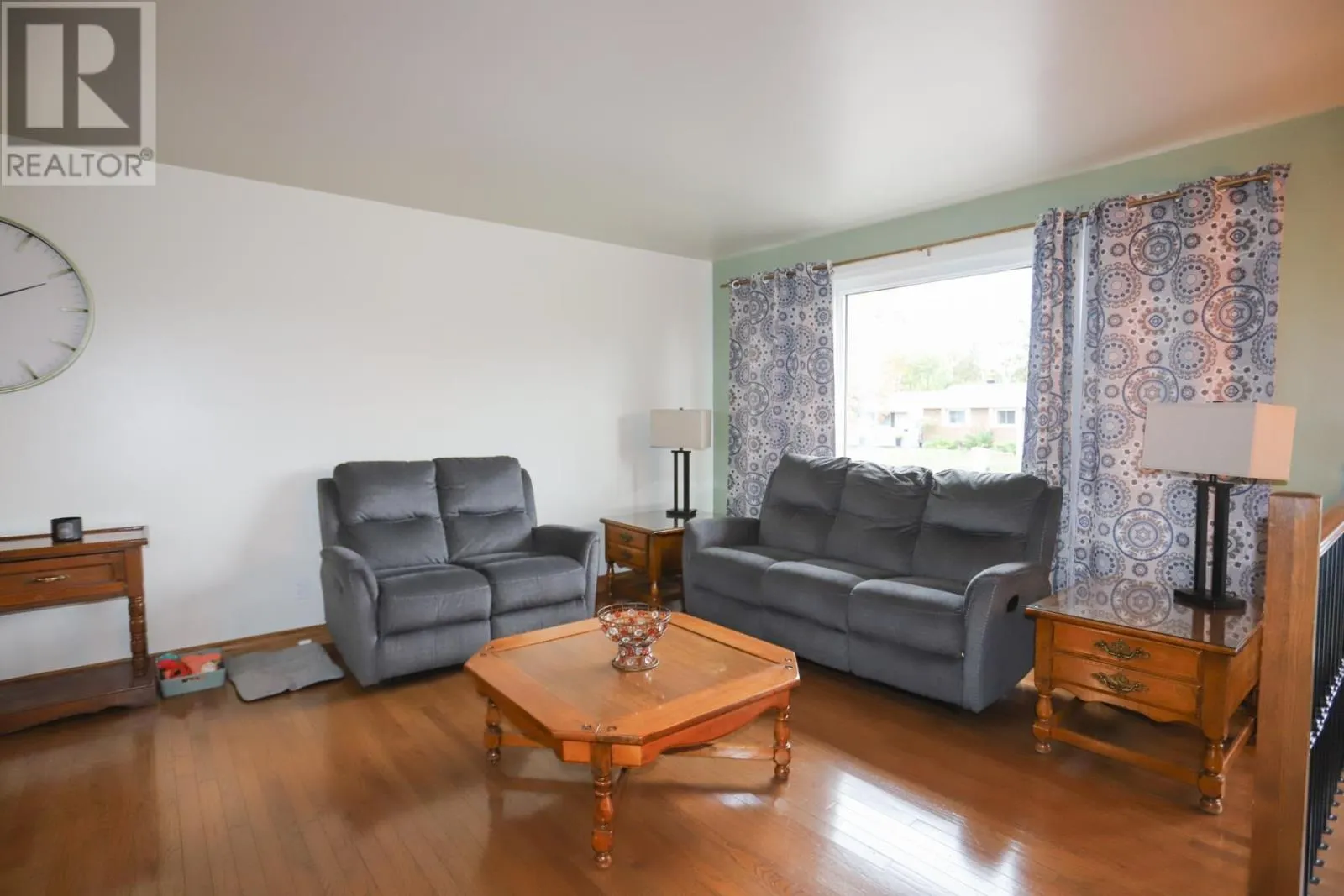 72 Irwin AVE