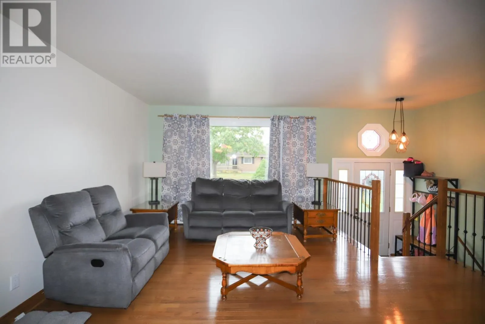 72 Irwin AVE