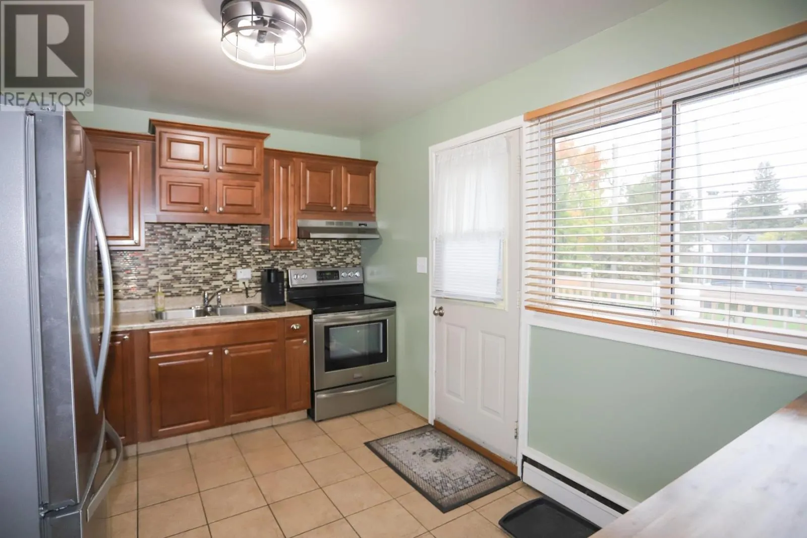 72 Irwin AVE