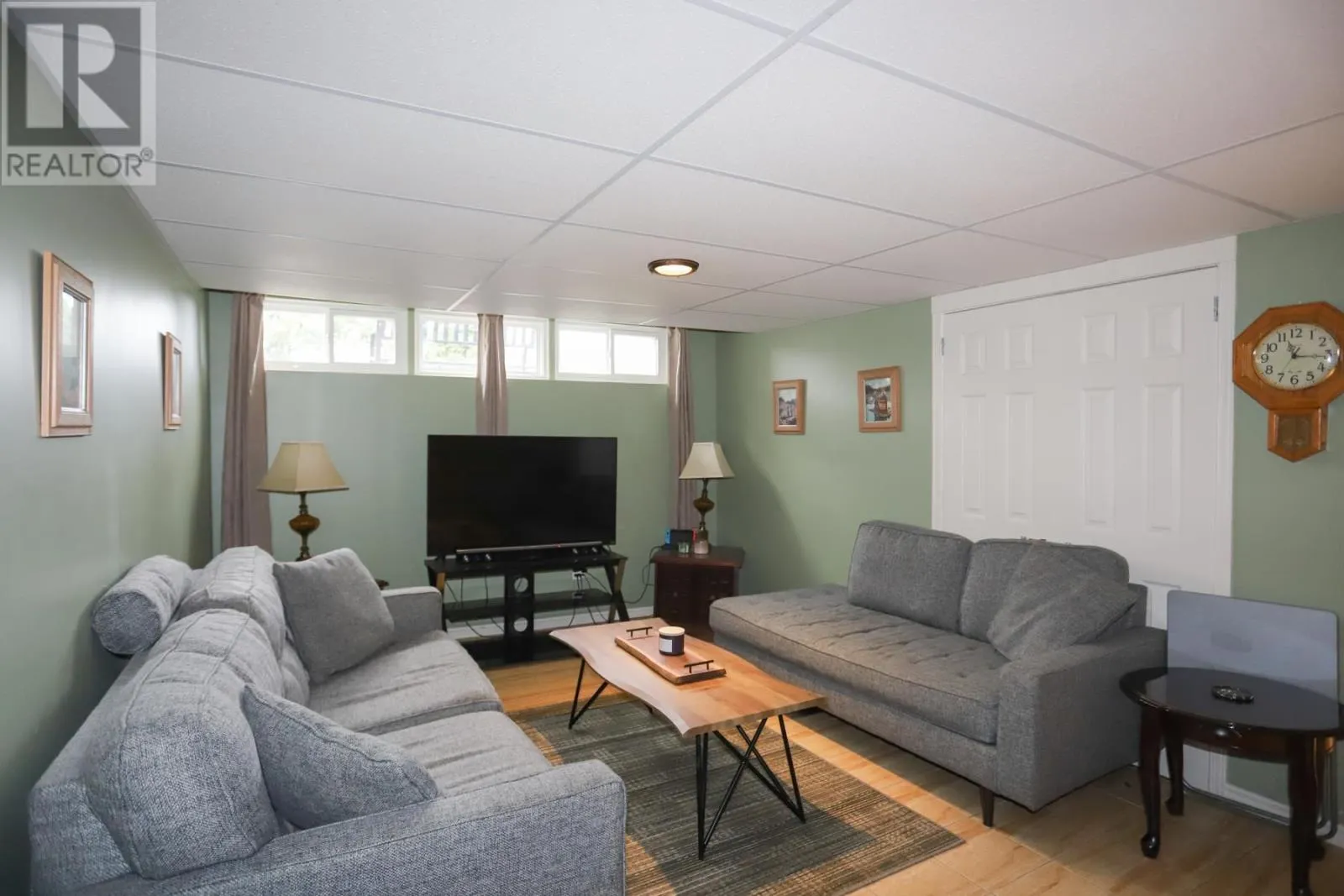 72 Irwin AVE