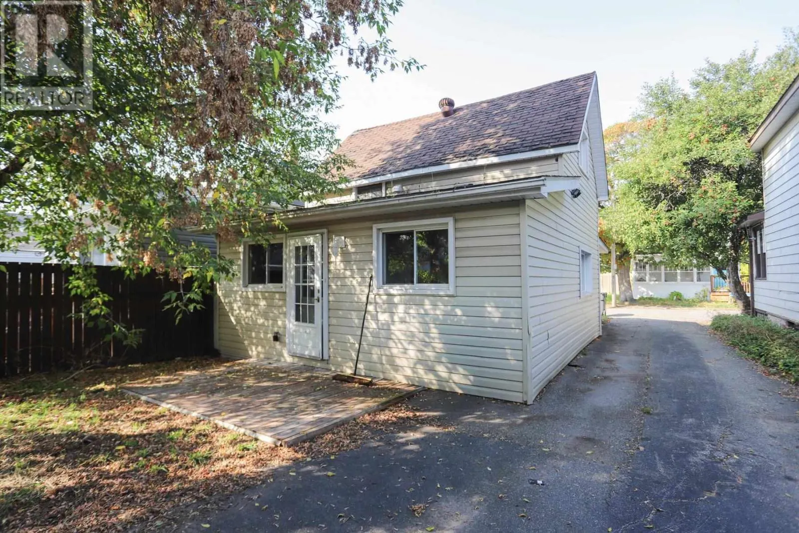 39 Hawthorne AVE