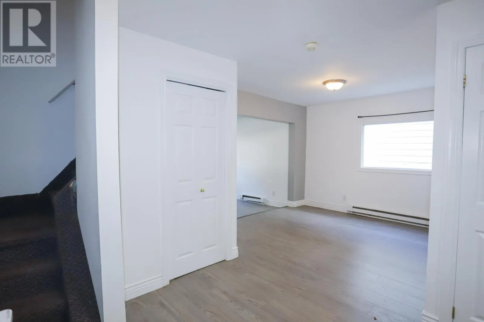 39 Hawthorne AVE
