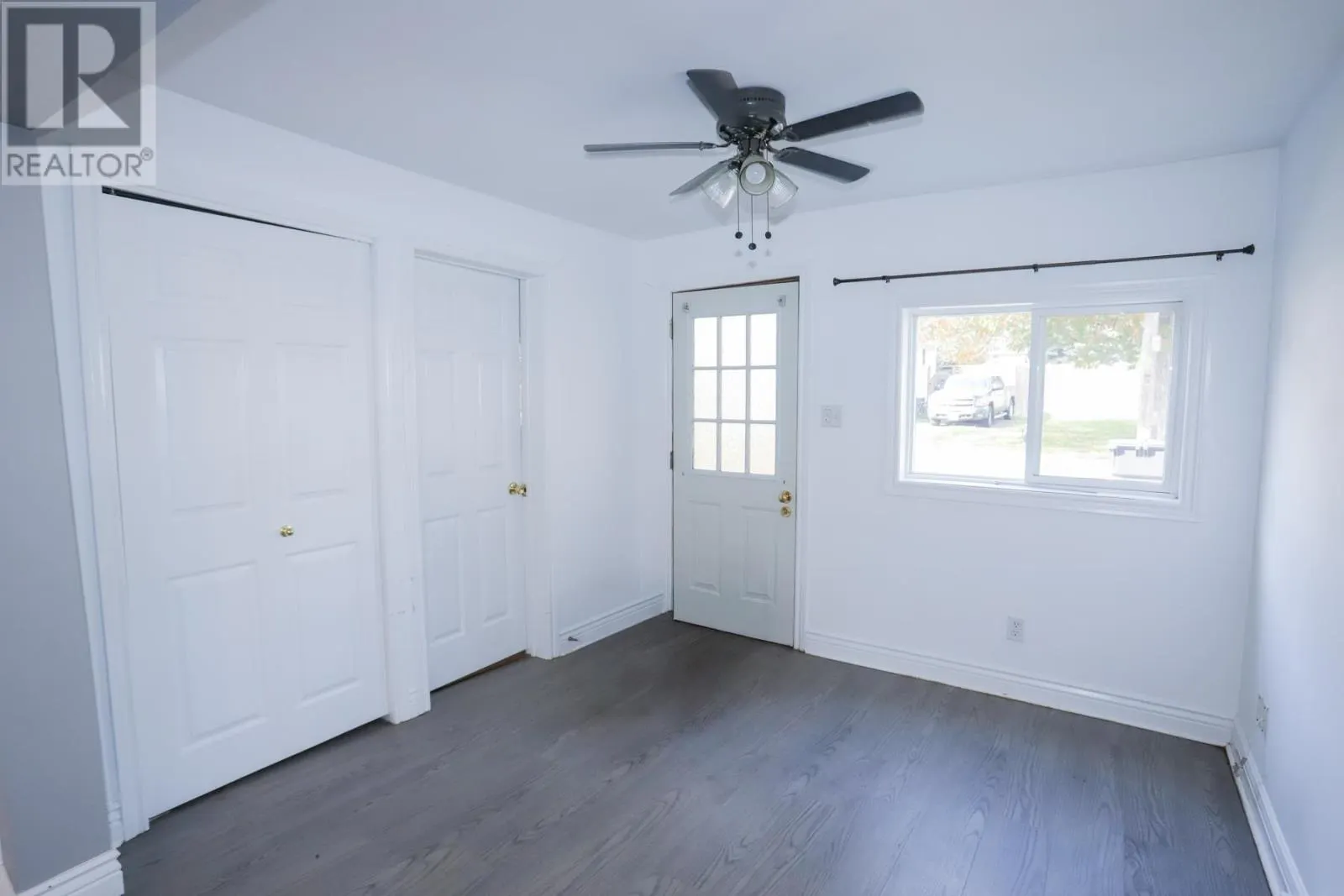 39 Hawthorne AVE