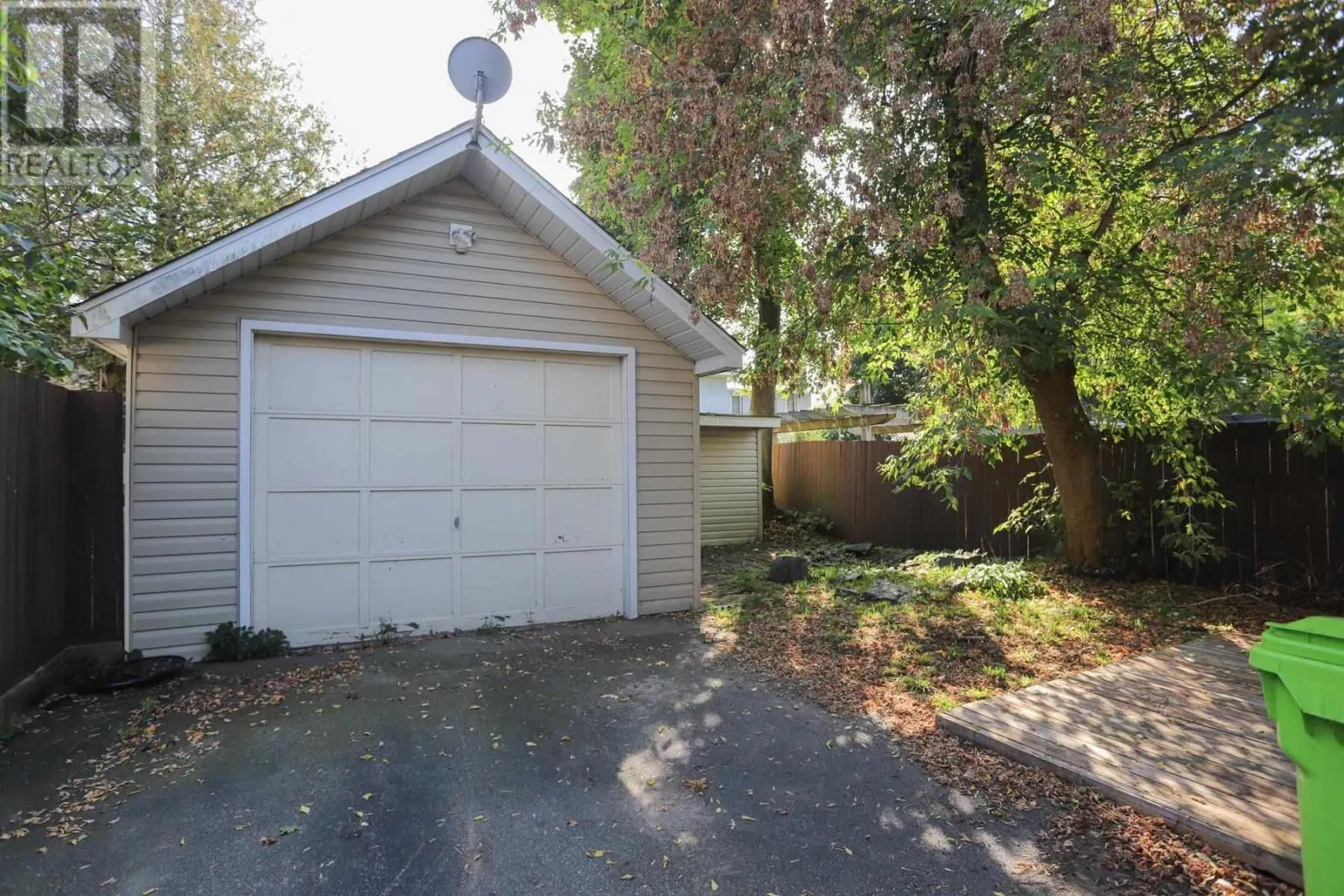 39 Hawthorne AVE