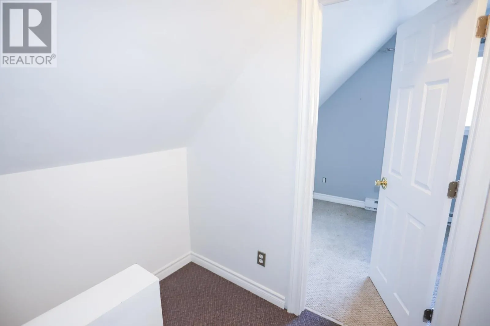 39 Hawthorne AVE