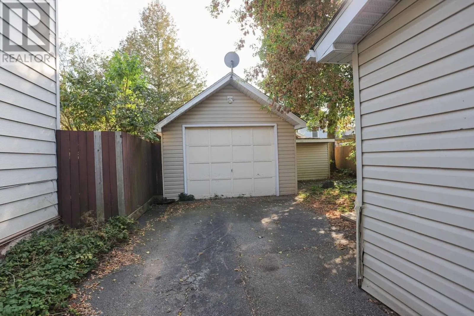 39 Hawthorne AVE