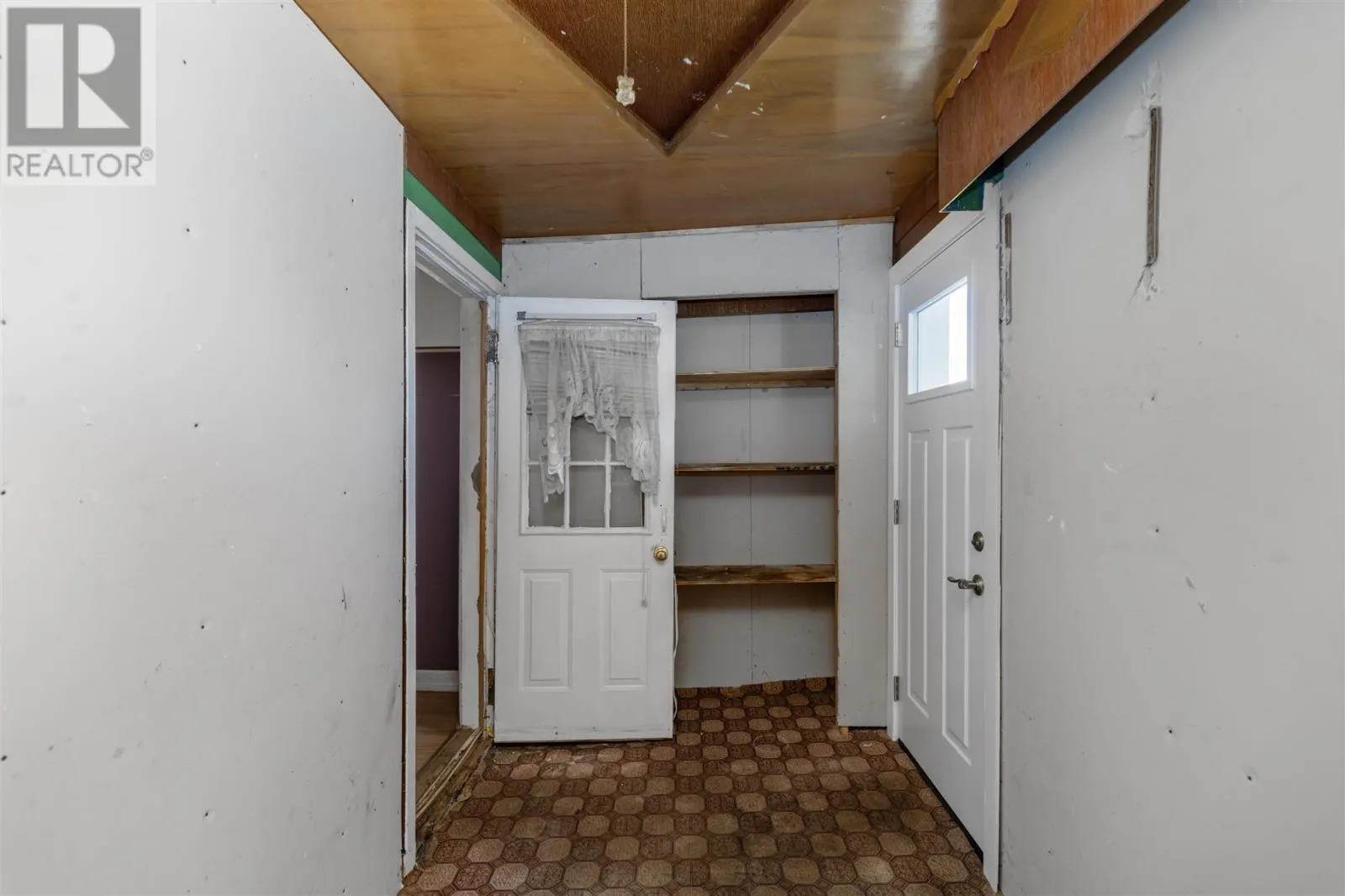 229 St. George's AVE