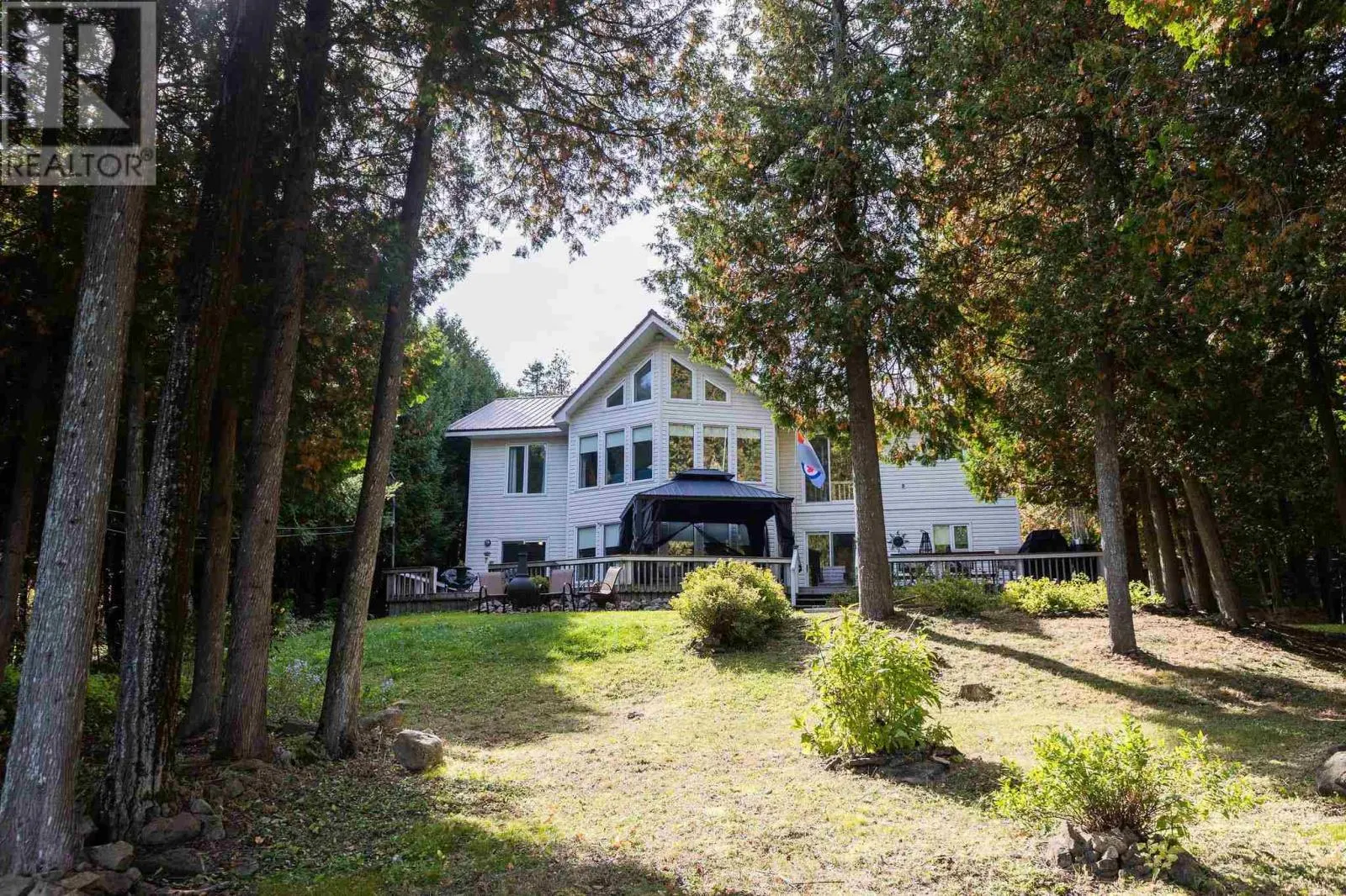 3882 Hamilton DR