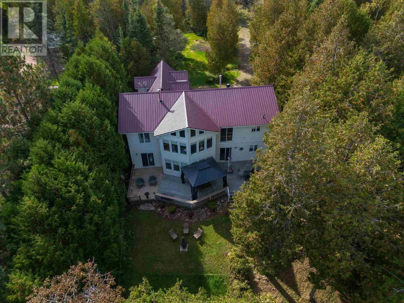 3882 Hamilton DR