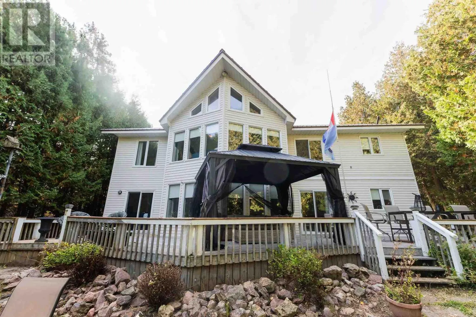 3882 Hamilton DR