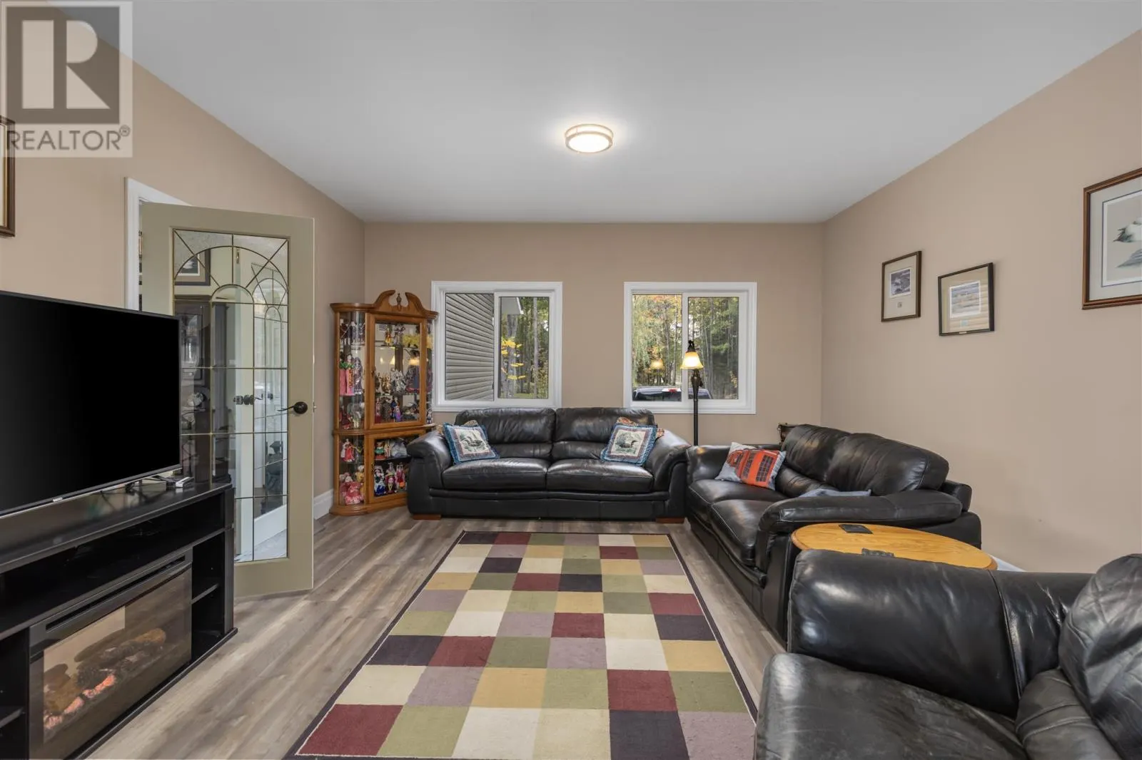 33 Pine Shores RD