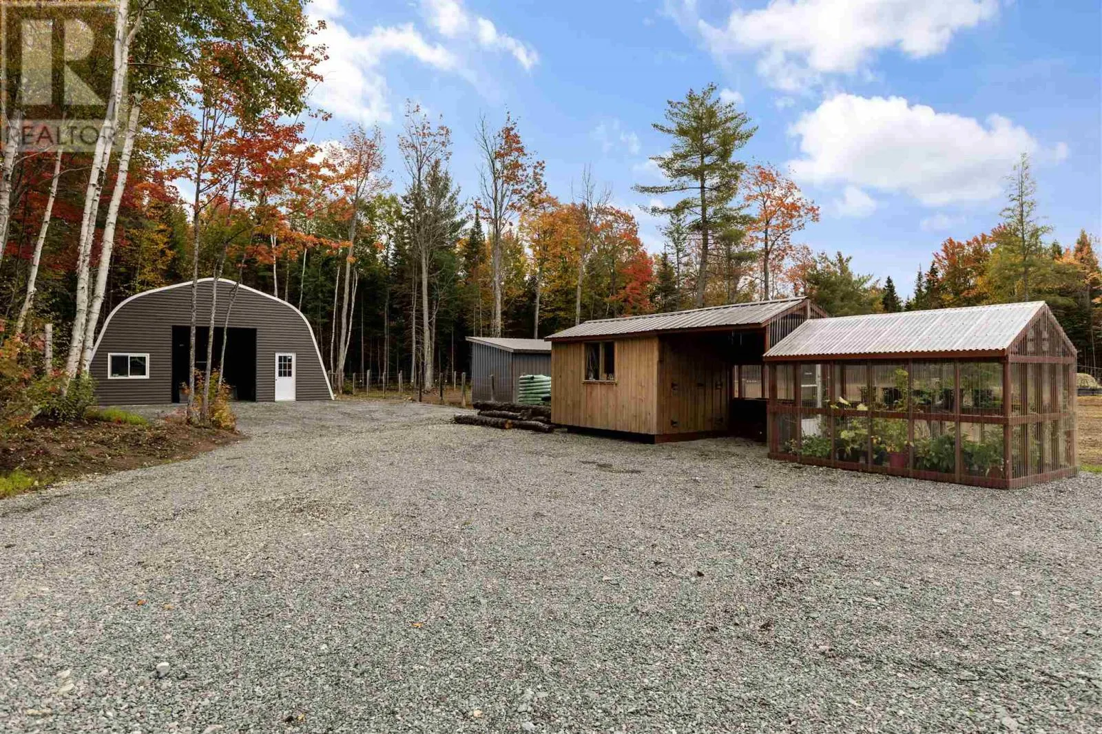 33 Pine Shores RD