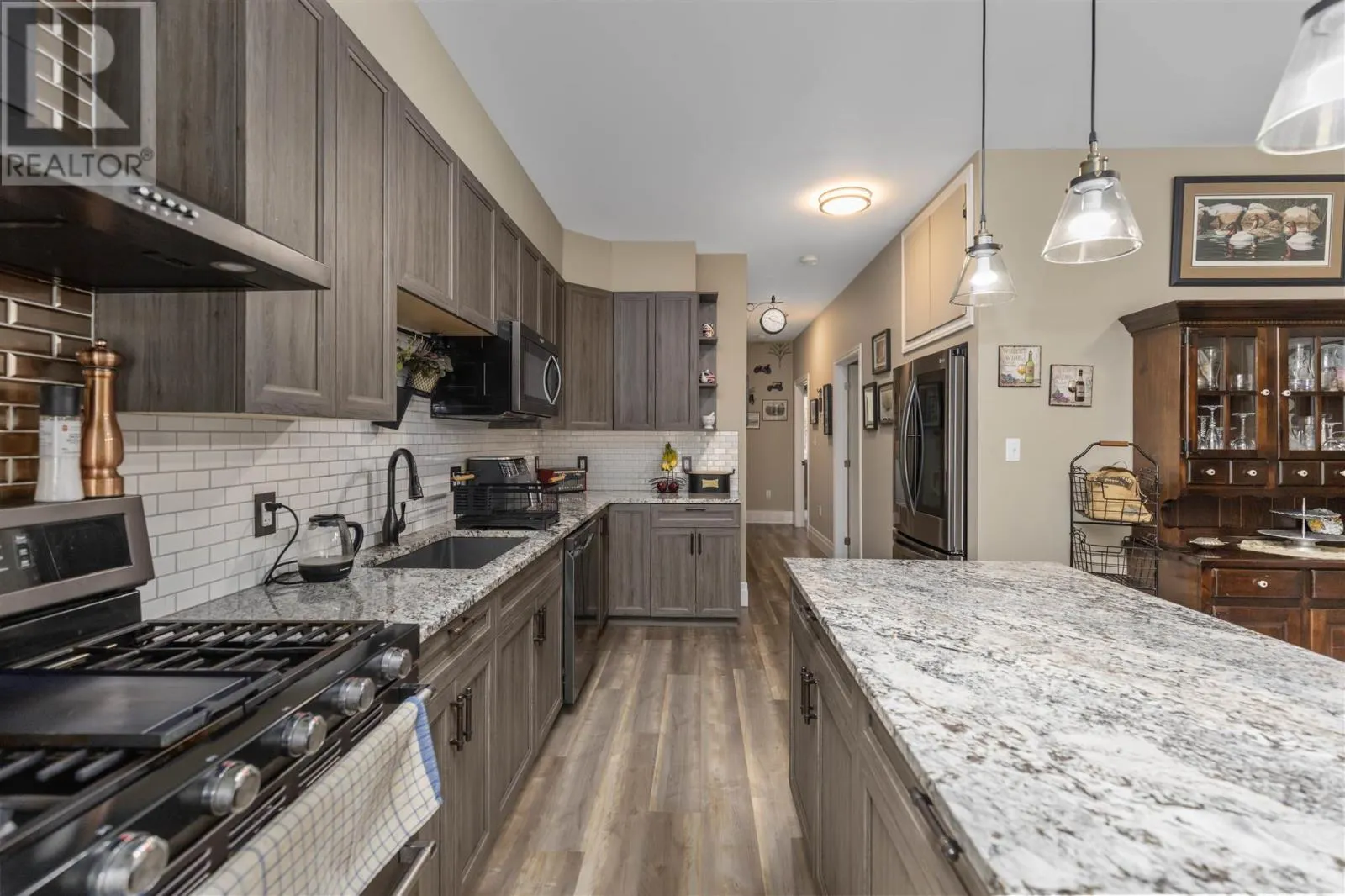 33 Pine Shores RD