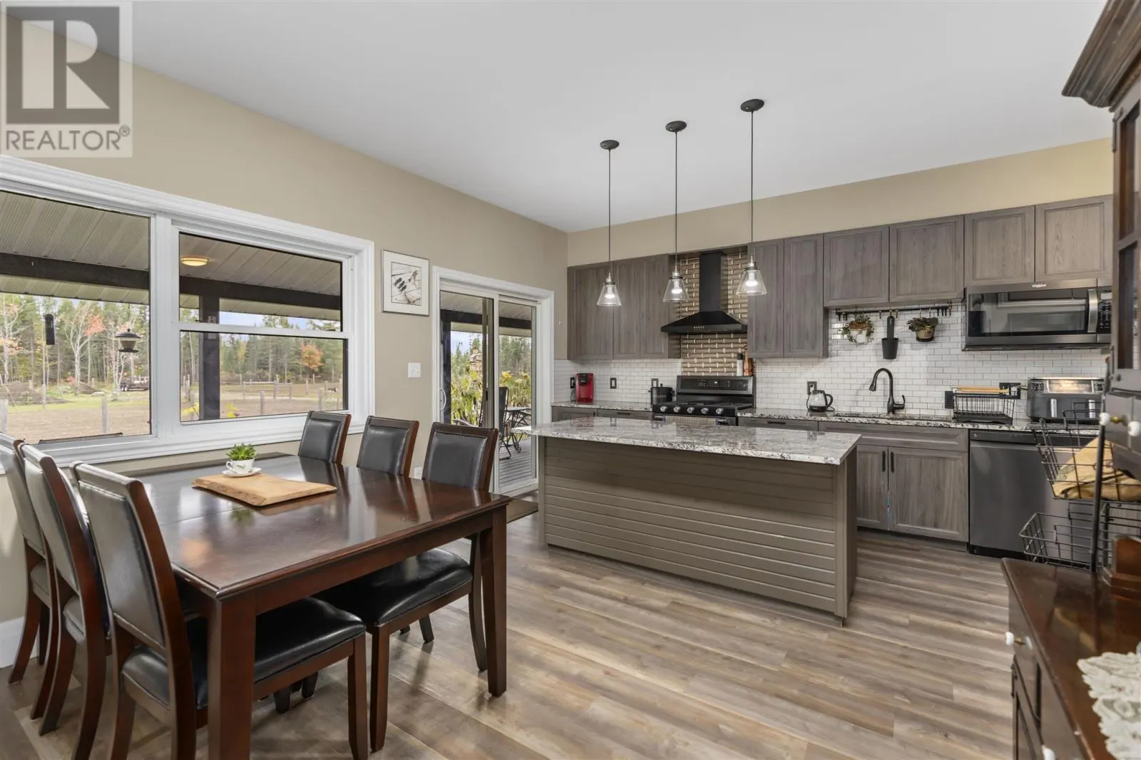 33 Pine Shores RD