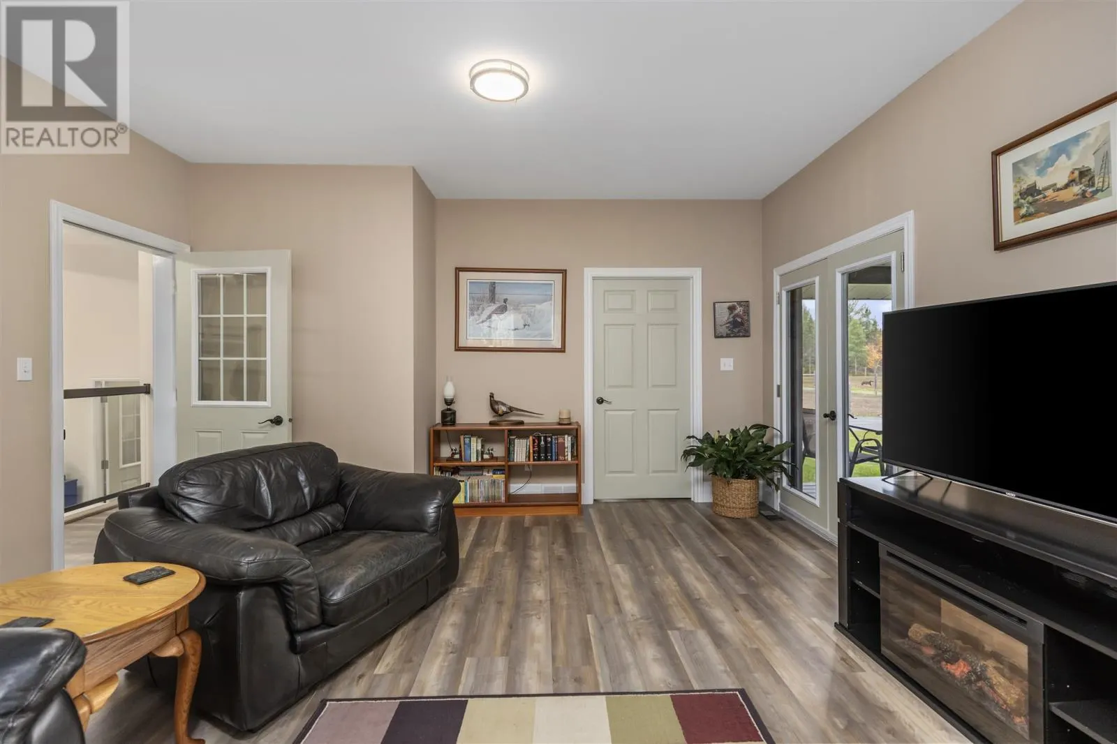 33 Pine Shores RD