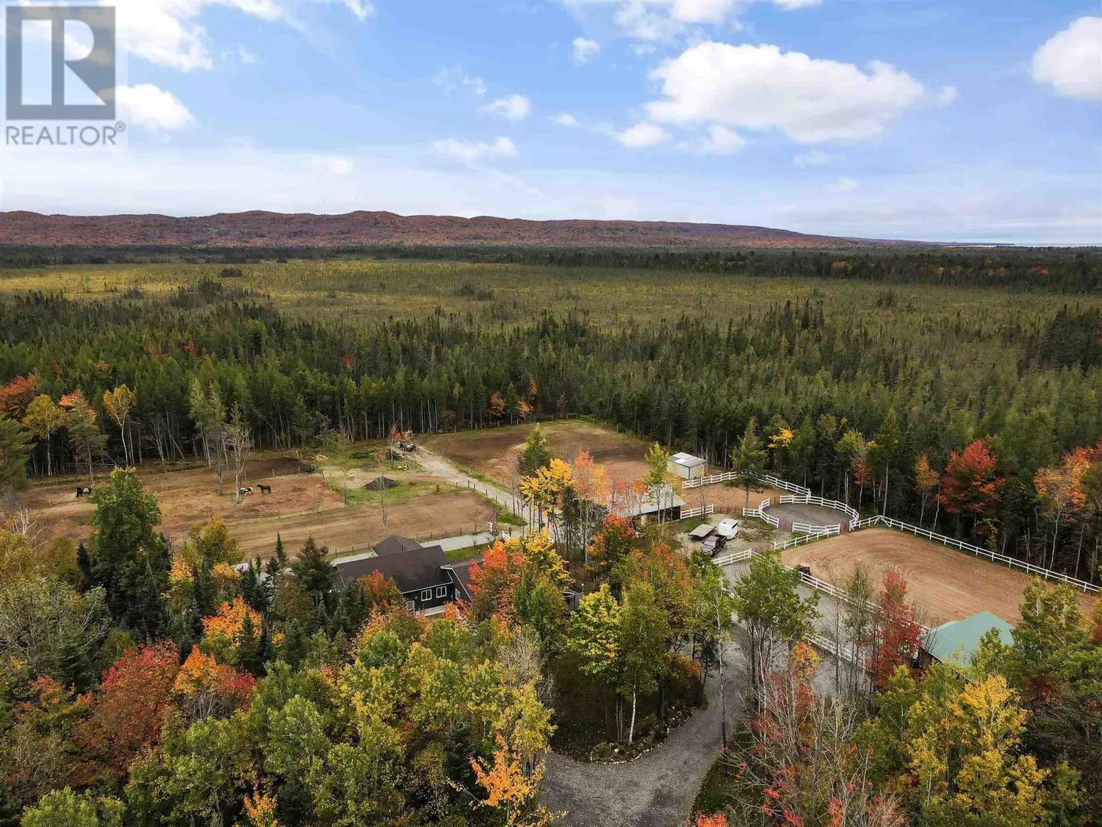 33 Pine Shores RD