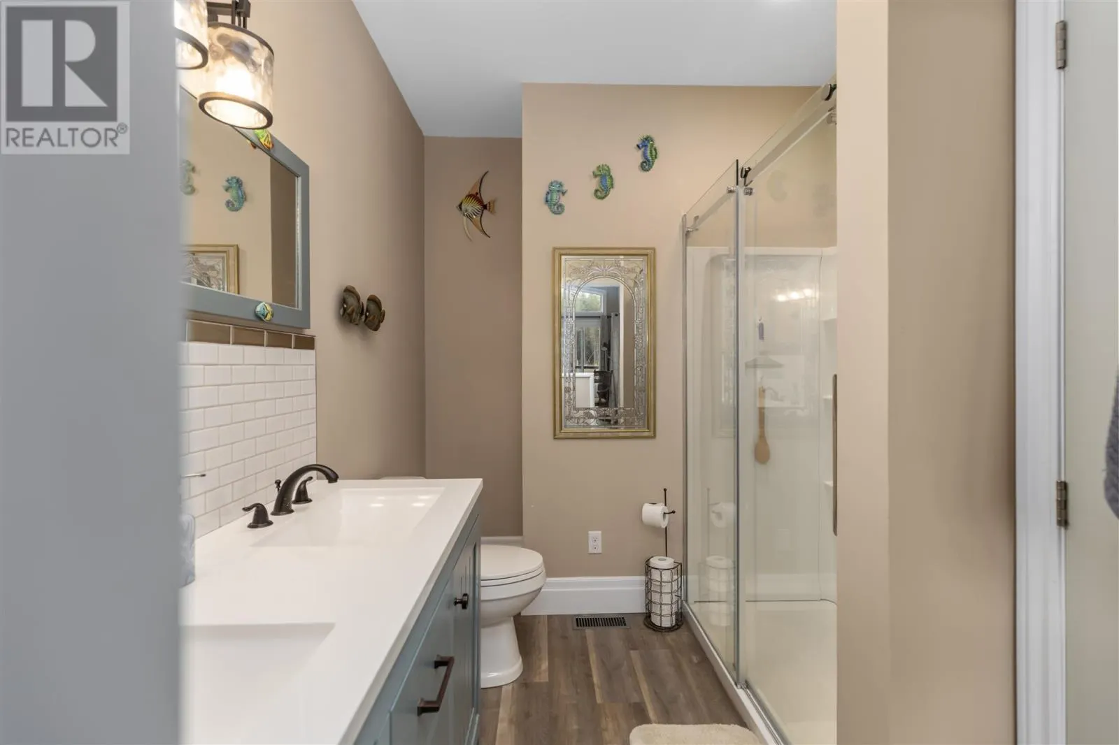 33 Pine Shores RD