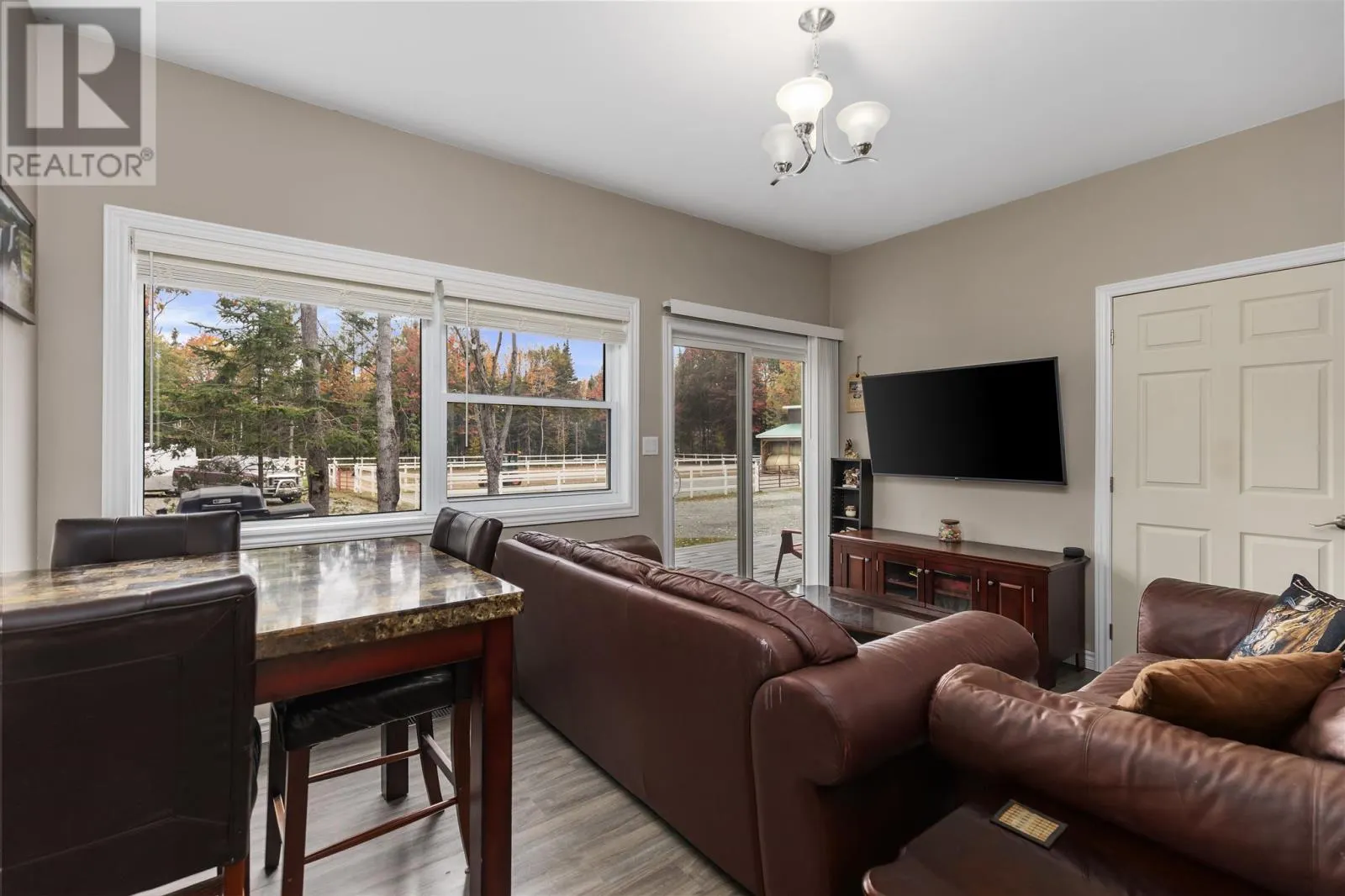 33 Pine Shores RD