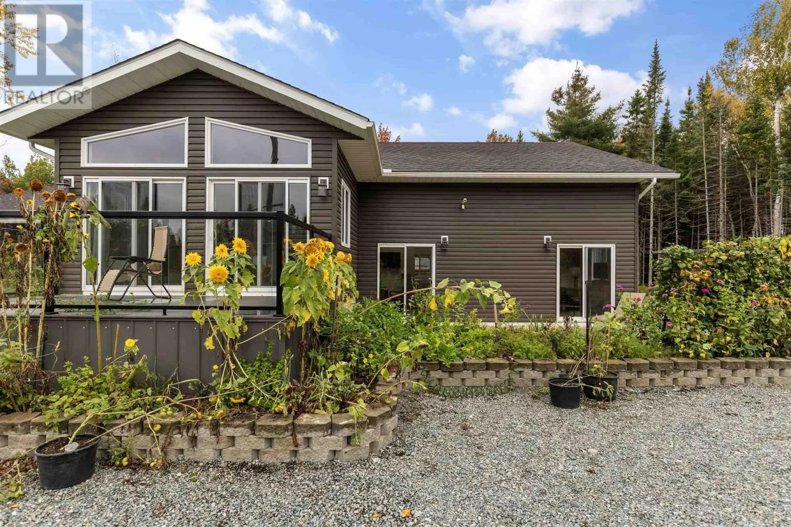 33 Pine Shores RD