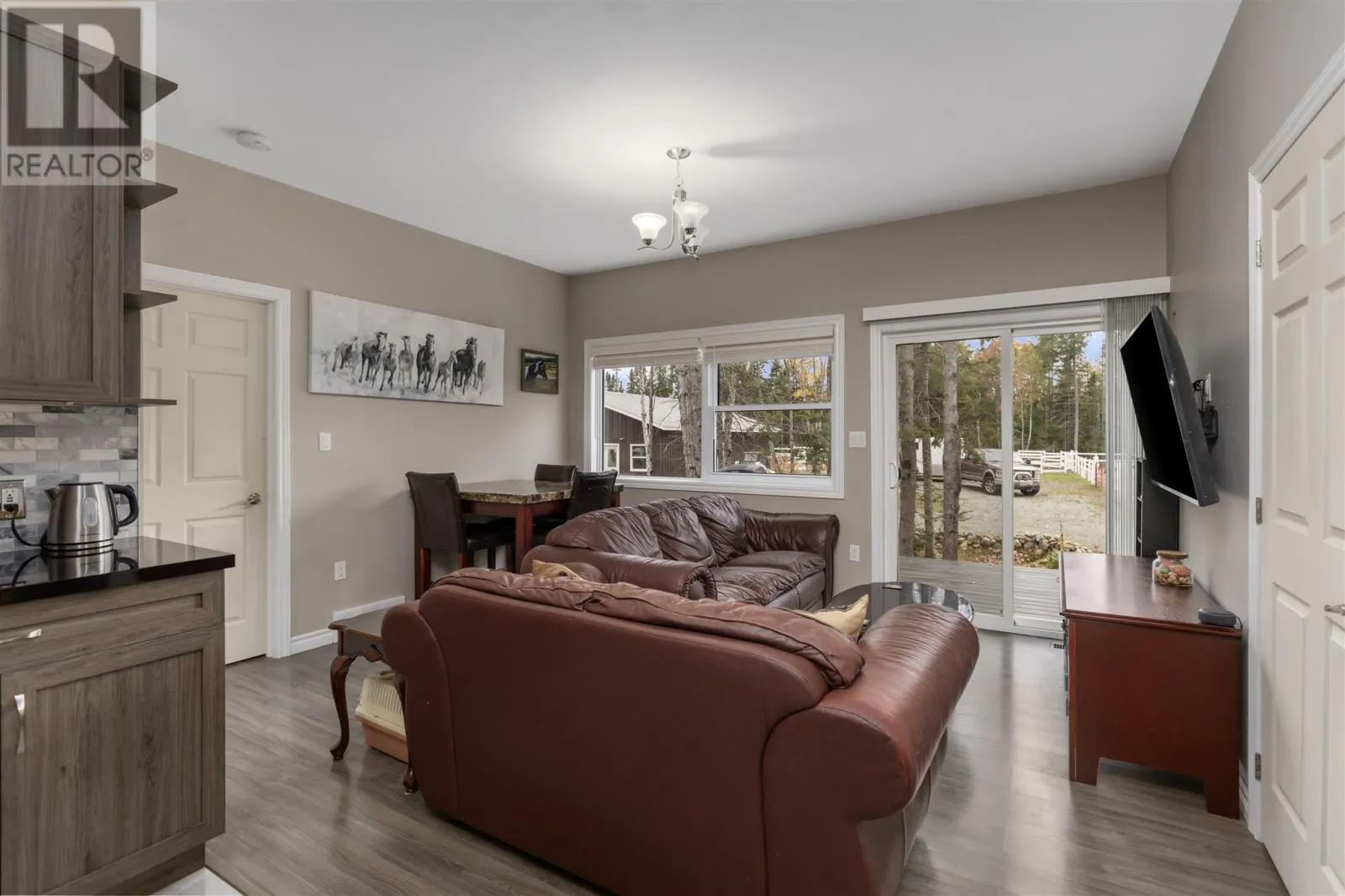 33 Pine Shores RD