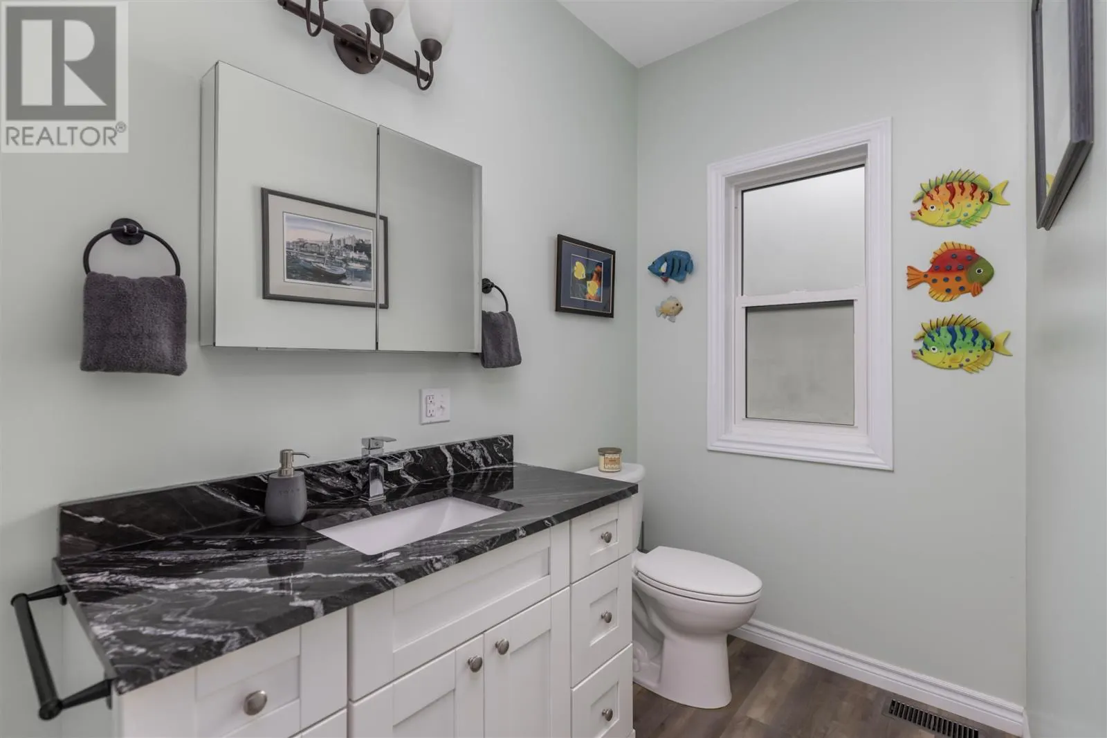 33 Pine Shores RD