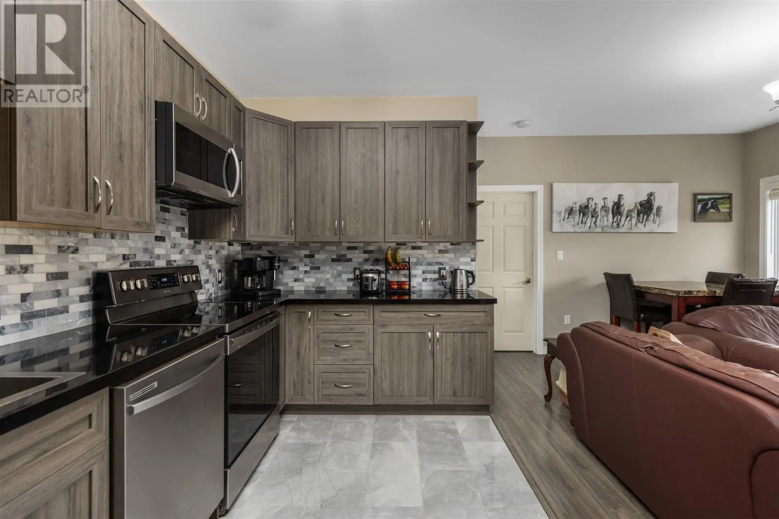 33 Pine Shores RD