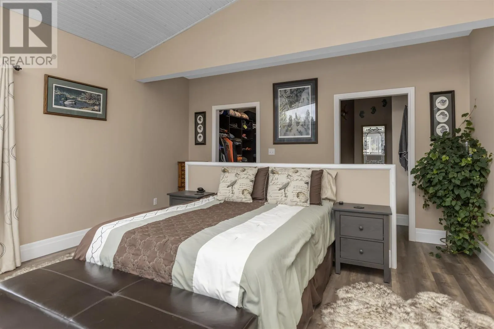 33 Pine Shores RD