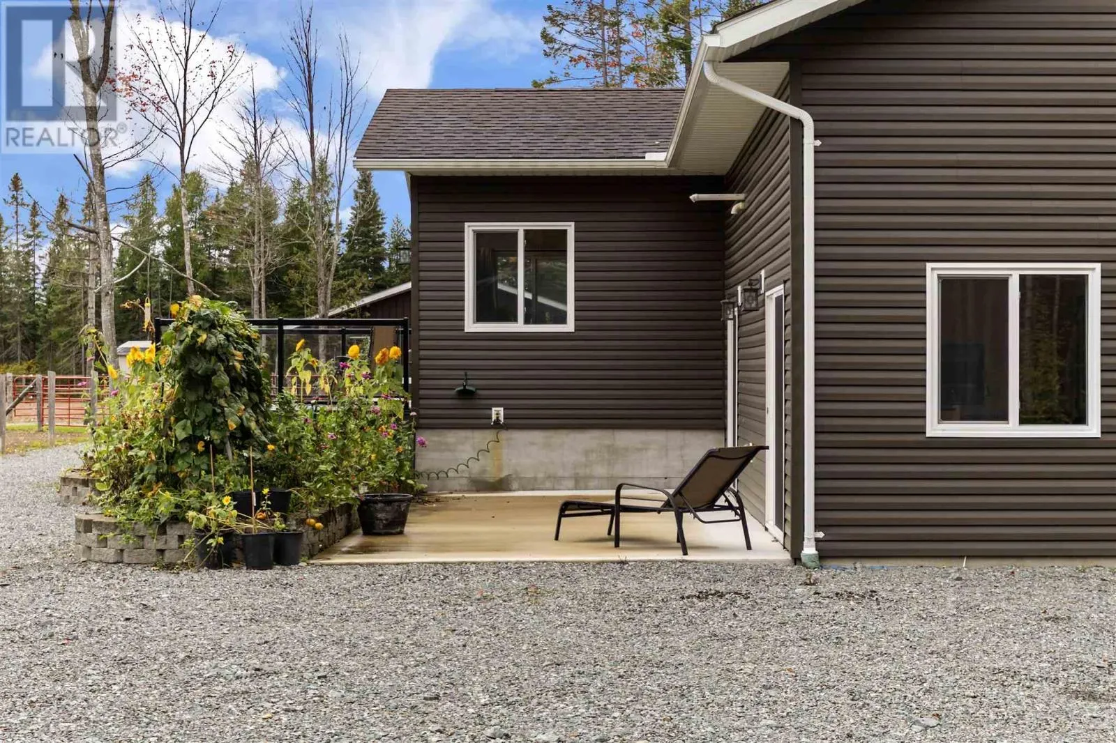33 Pine Shores RD