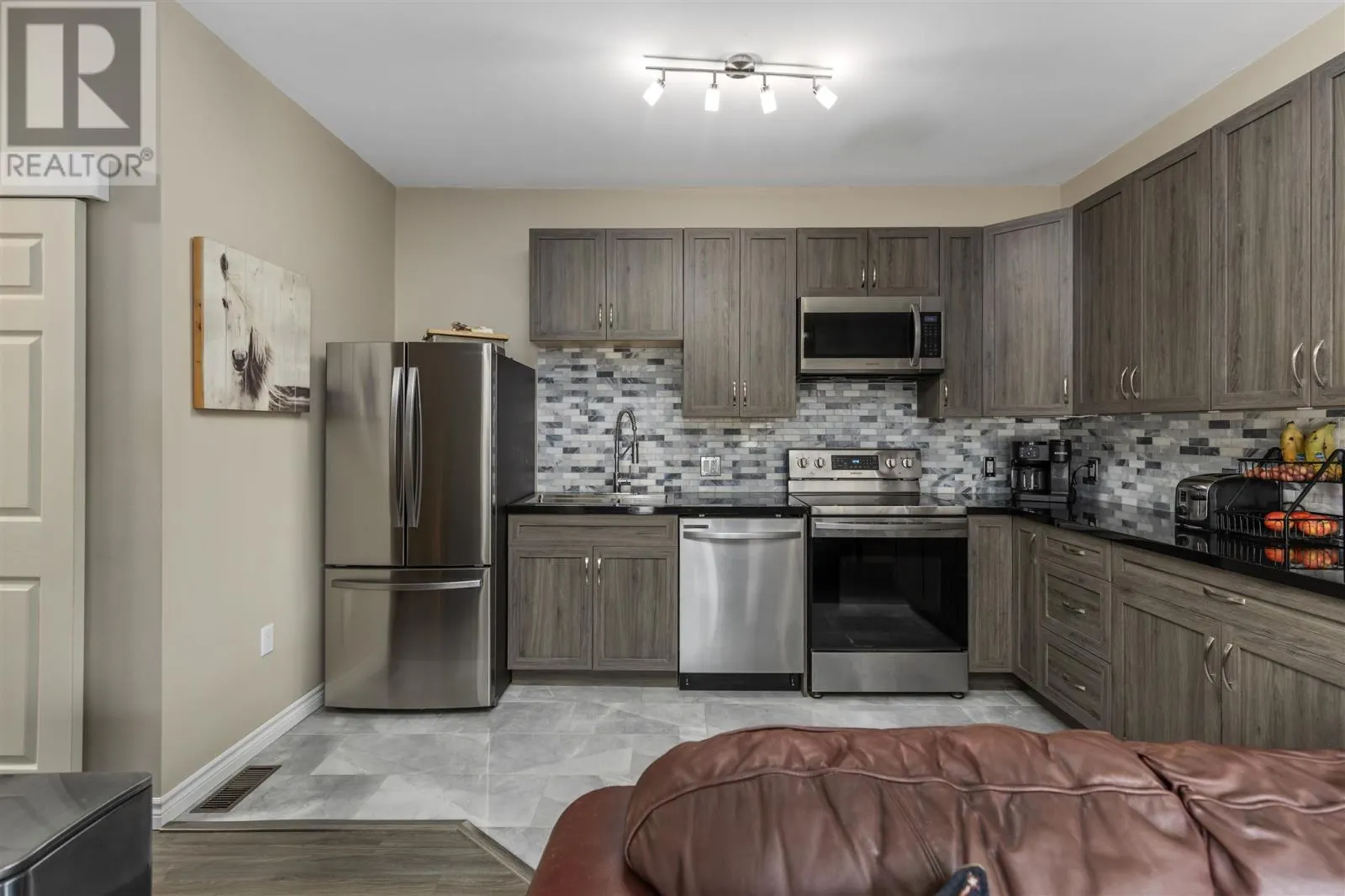 33 Pine Shores RD