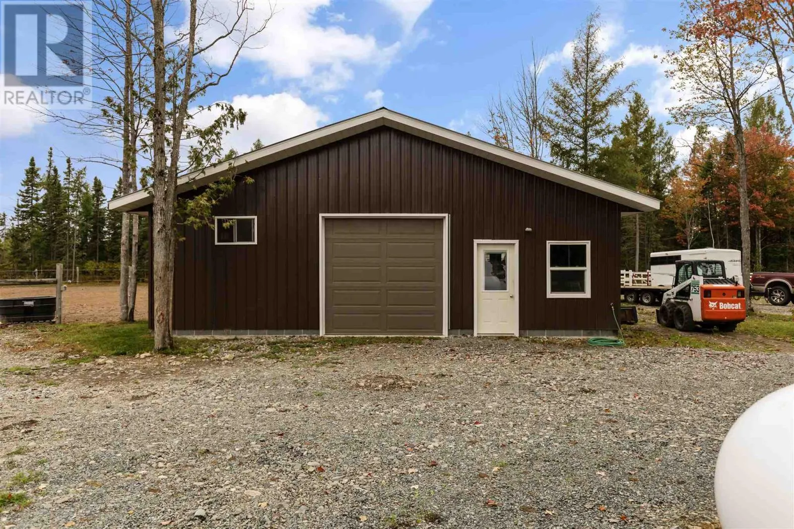 33 Pine Shores RD