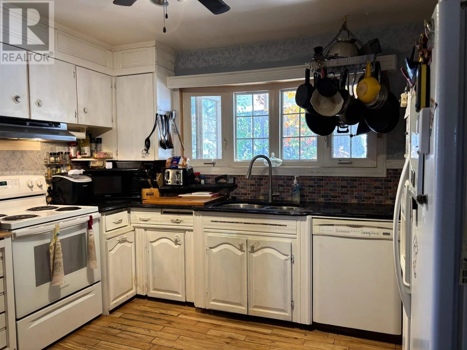 30 Denison RD