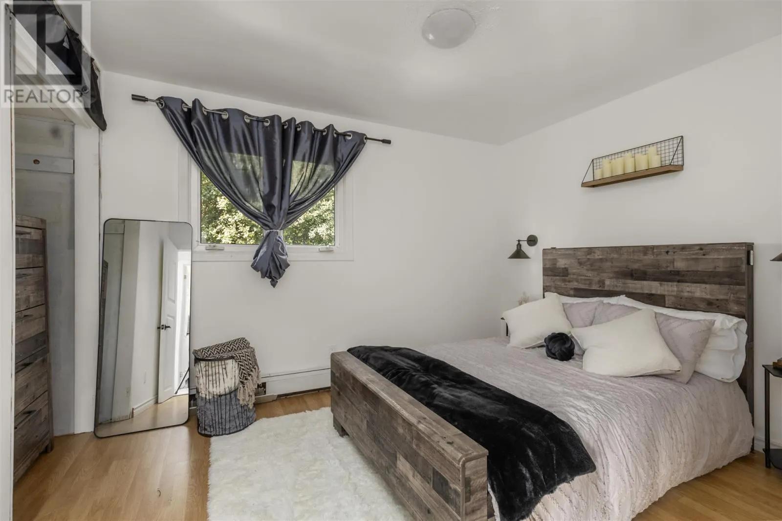 394 Connaught AVE