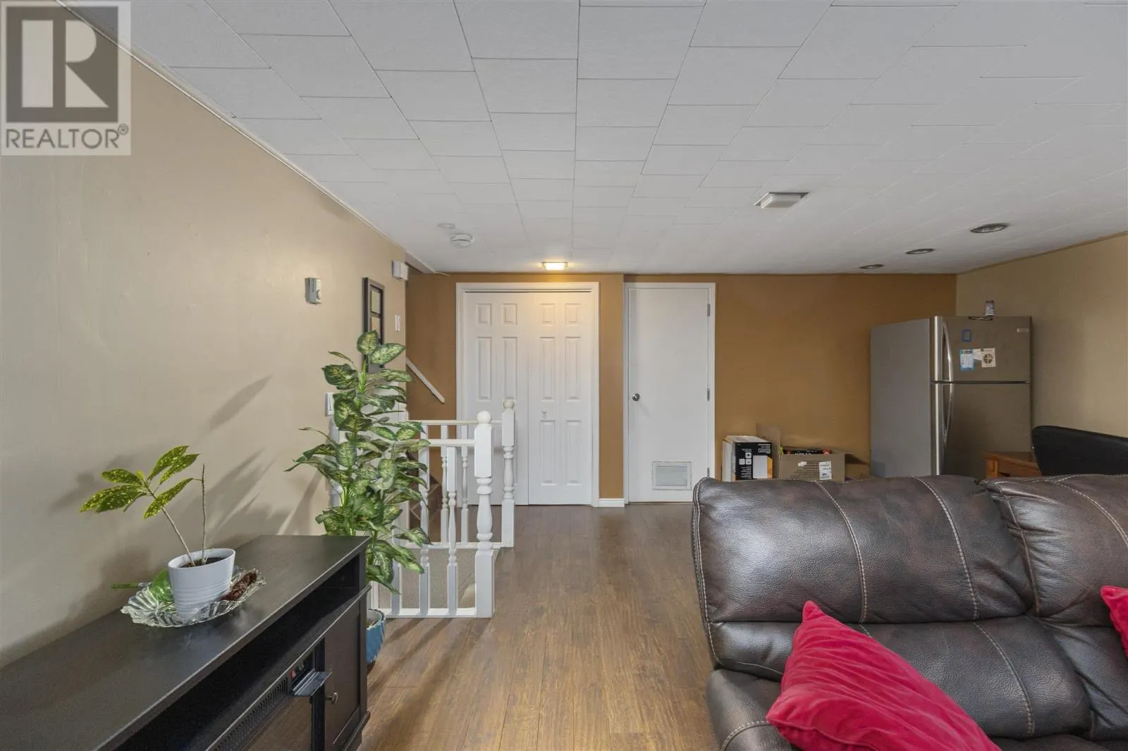 9 Creery AVE