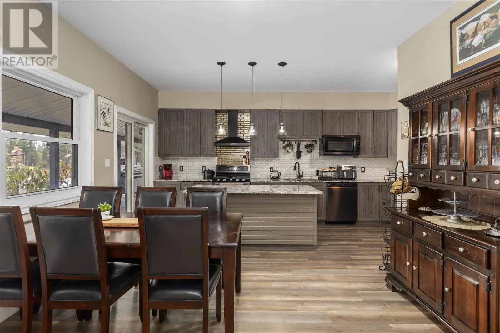 33 Pine Shores RD