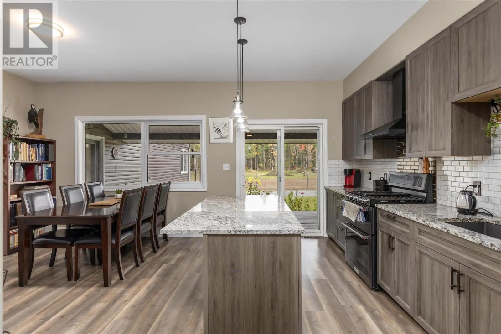 33 Pine Shores RD