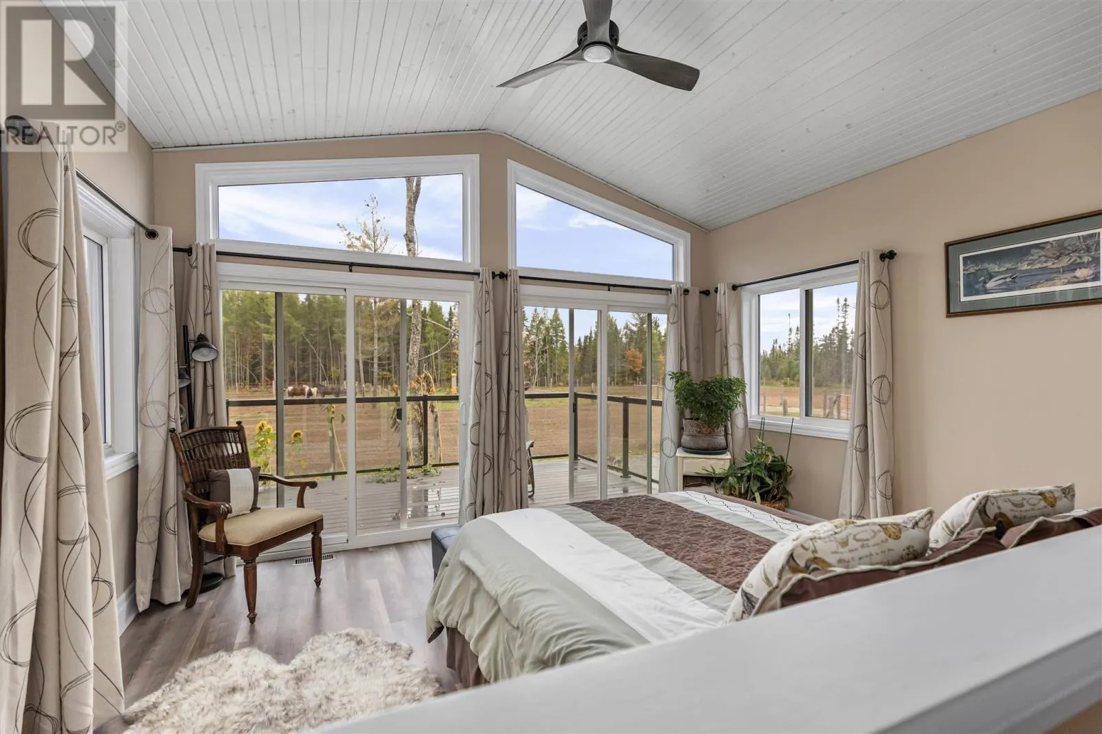 33 Pine Shores RD
