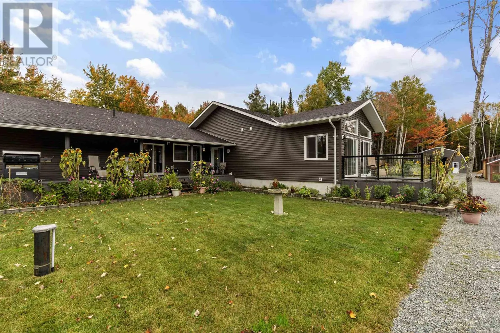 33 Pine Shores RD