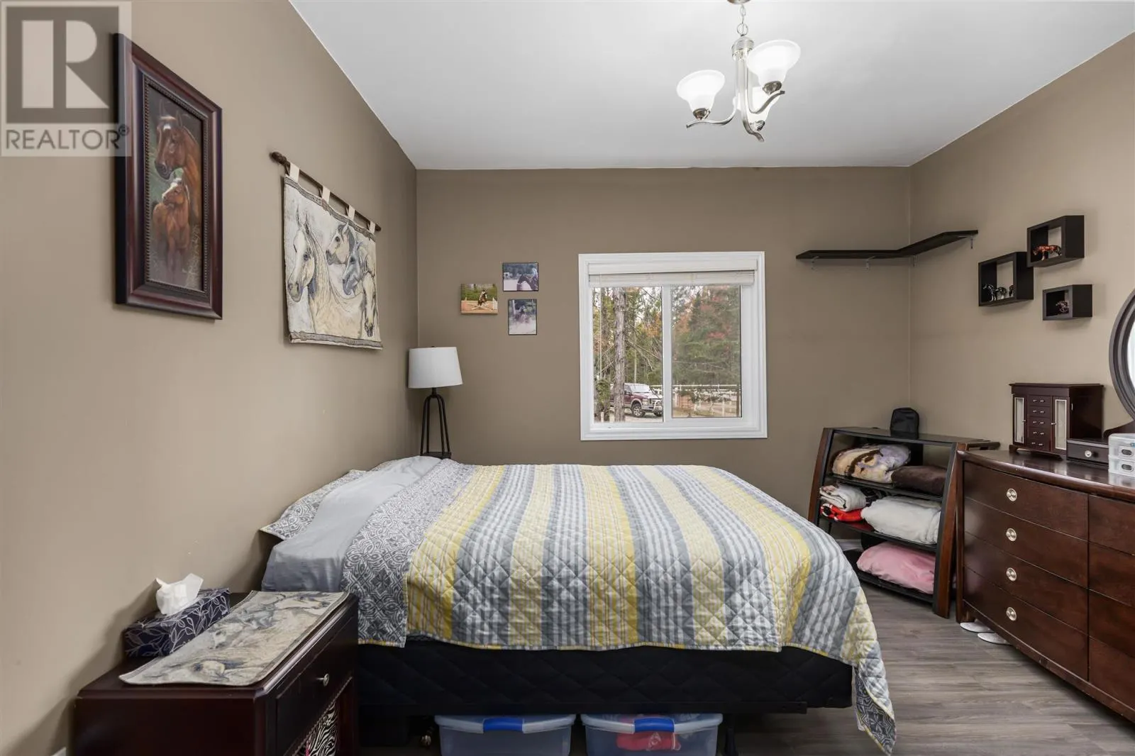 33 Pine Shores RD