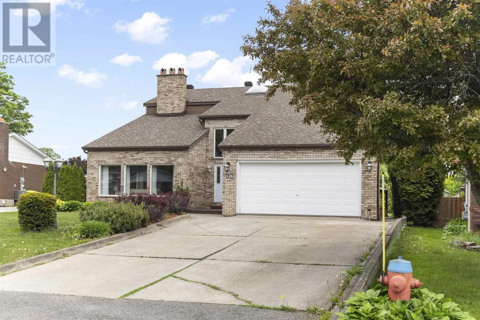 16 Charlotte DR