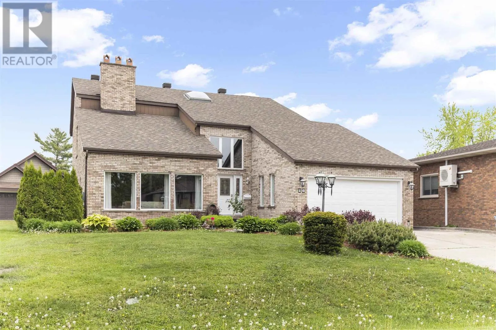 16 Charlotte DR