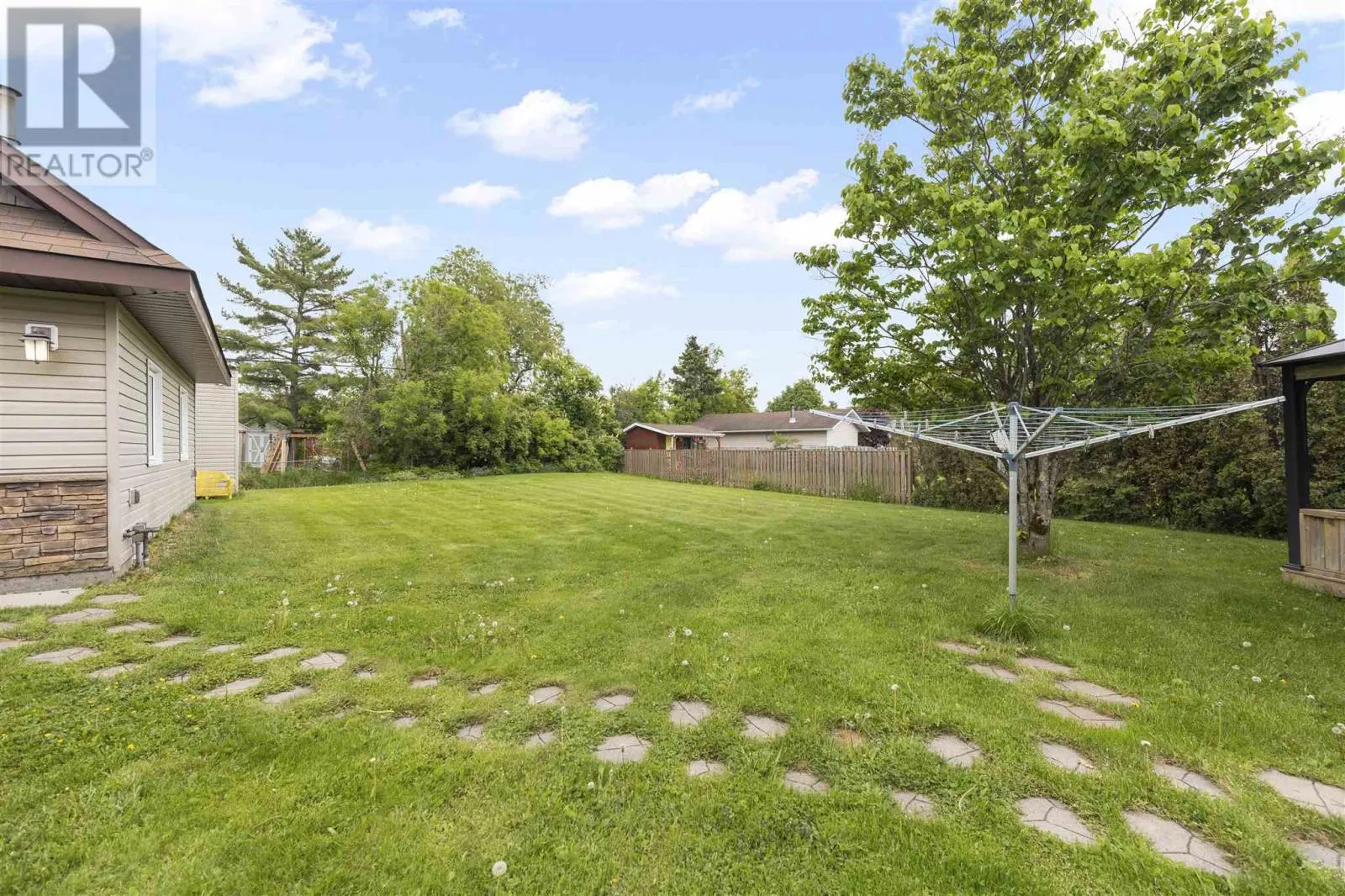 16 Charlotte DR